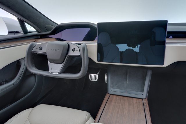 2023 Tesla Model S — photo 20 of 24