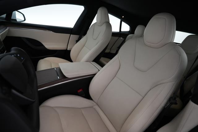 2023 Tesla Model S — photo 3 of 24