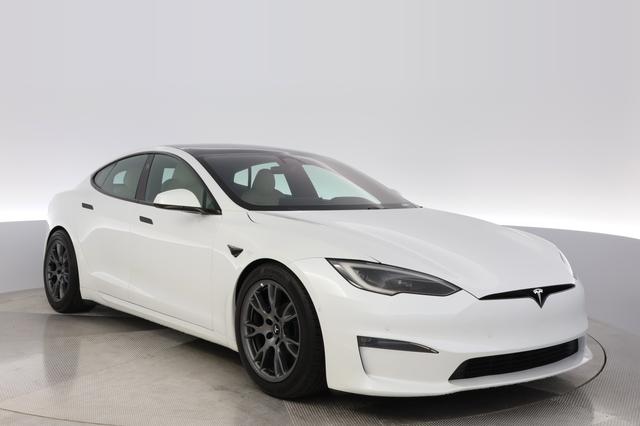 2023 Tesla Model S — photo 10 of 24