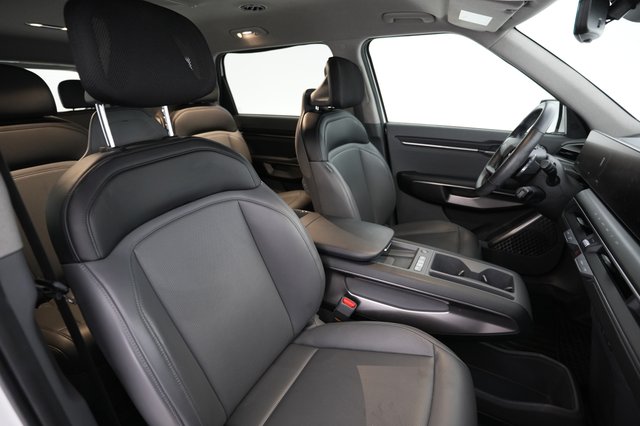 2024 Kia EV9 — photo 18 of 26