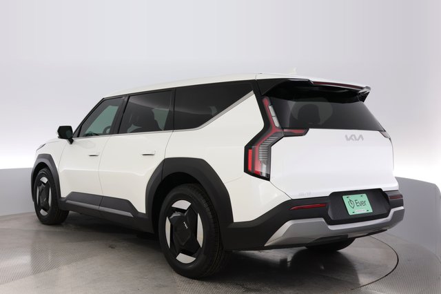 2024 Kia EV9 — photo 13 of 26