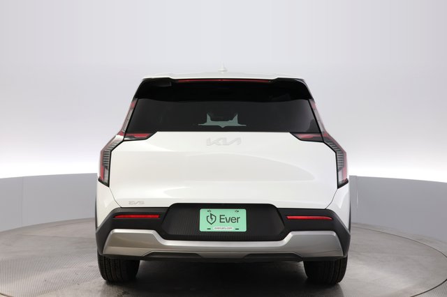 2024 Kia EV9 — photo 12 of 26