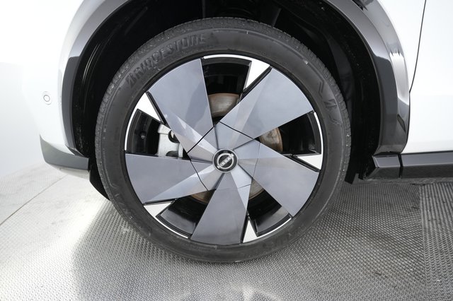 2023 Nissan Ariya — photo 13 of 26