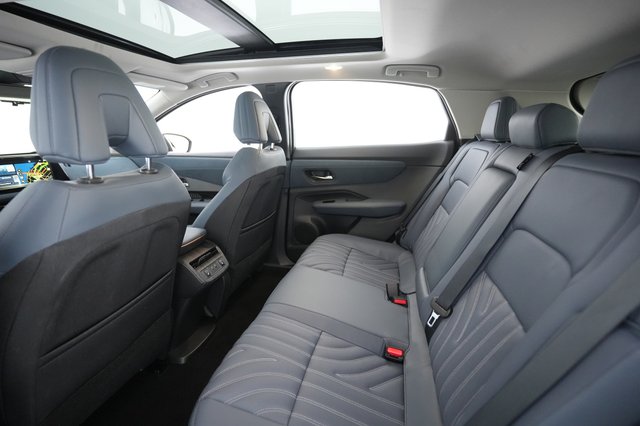 2023 Nissan Ariya — photo 18 of 26