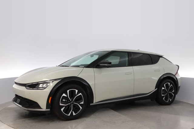 2024 Kia EV6 — photo 14 of 21