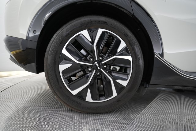 2024 Kia EV6 — photo 17 of 21