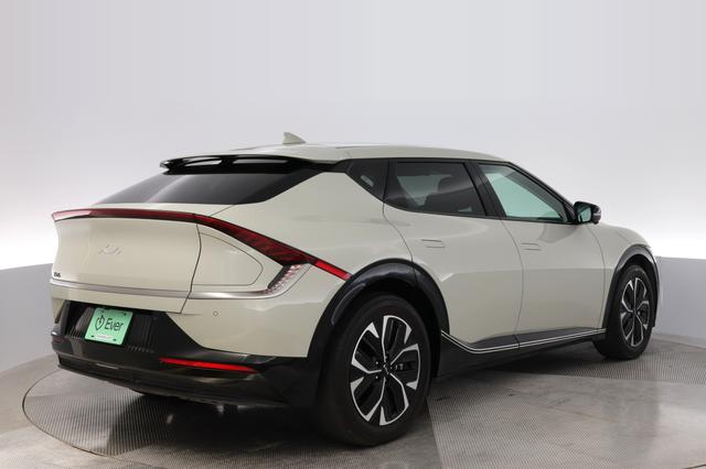 2024 Kia EV6 — photo 2 of 21