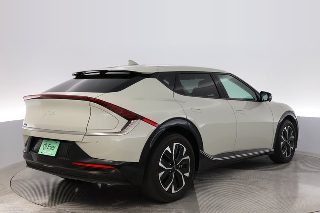 2024 Kia EV6 — photo 2 of 21