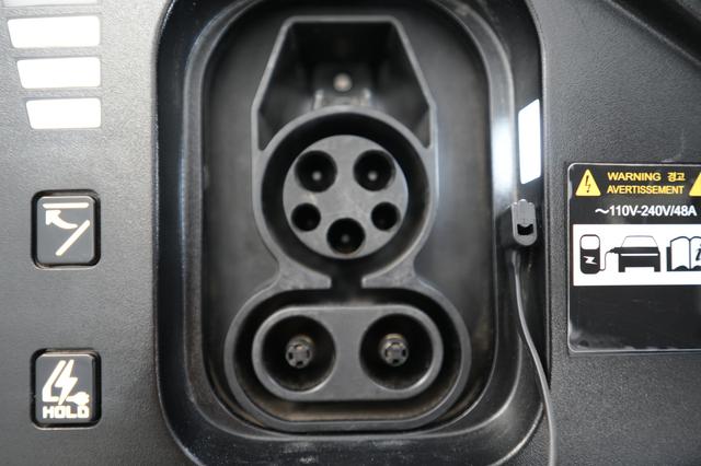 2024 Kia EV6 — photo 8 of 21