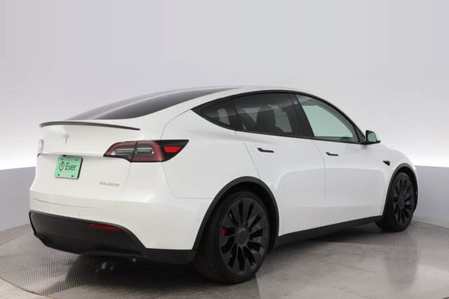 2022 Tesla Model Y — photo 2 of 24