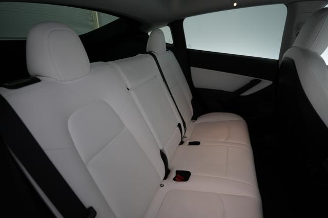 2022 Tesla Model Y — photo 4 of 24