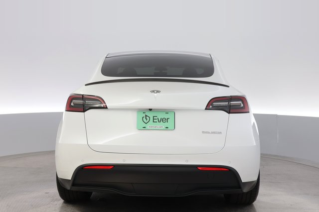 2022 Tesla Model Y — photo 12 of 24