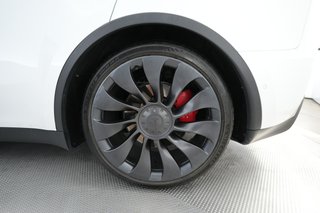 2022 Tesla Model Y — photo 7 of 24