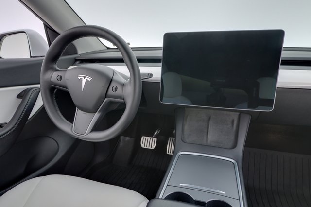 2022 Tesla Model Y — photo 20 of 24