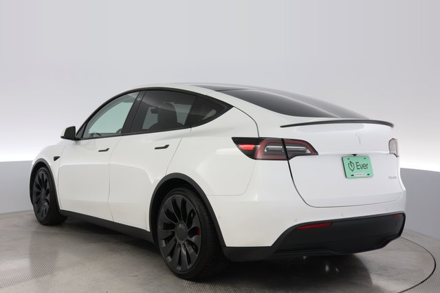 2022 Tesla Model Y — photo 13 of 24