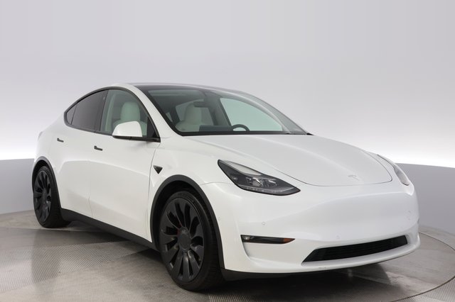 2022 Tesla Model Y — photo 10 of 24