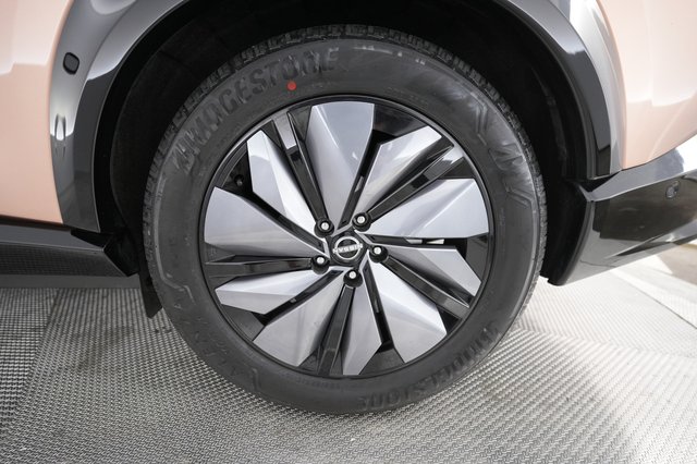 2023 Nissan Ariya — photo 14 of 26