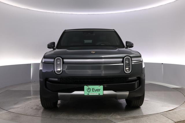 2025 Rivian R1S — photo 9 of 27