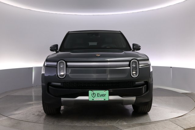 2025 Rivian R1S — photo 9 of 27