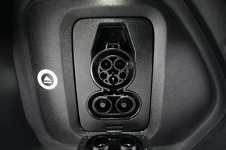 2025 Rivian R1S — photo 8 of 27