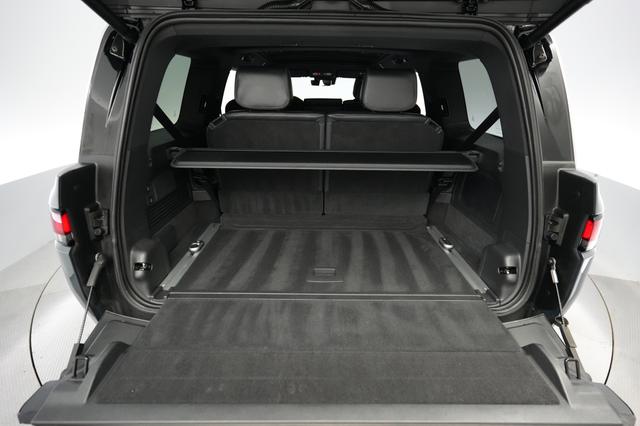 2025 Rivian R1S — photo 6 of 27