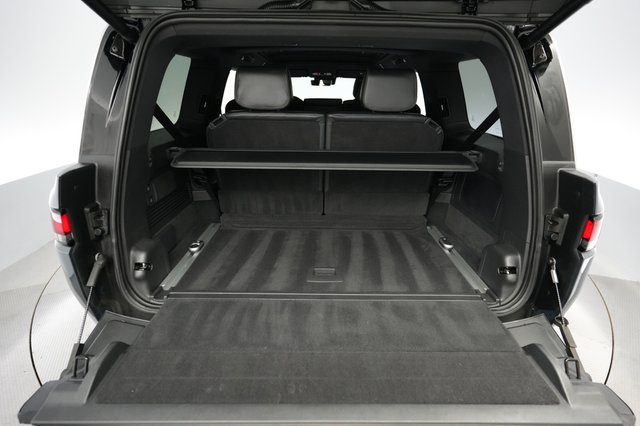 2025 Rivian R1S — photo 6 of 27