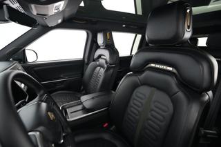 2025 Rivian R1S — photo 3 of 27