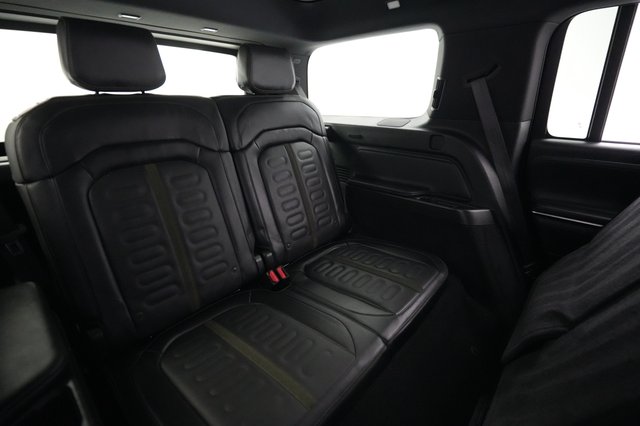 2025 Rivian R1S — photo 21 of 27