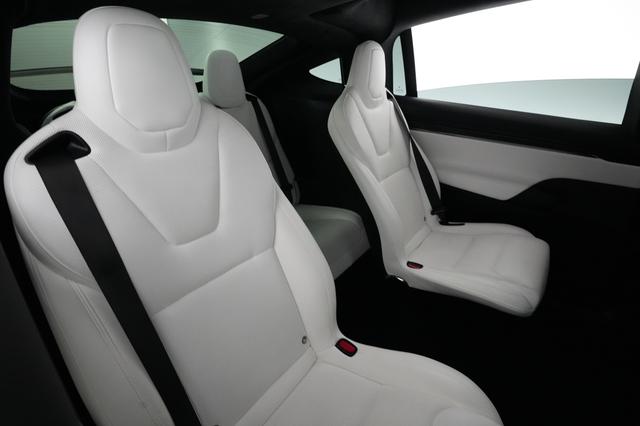 2026 Tesla Model X — photo 4 of 26