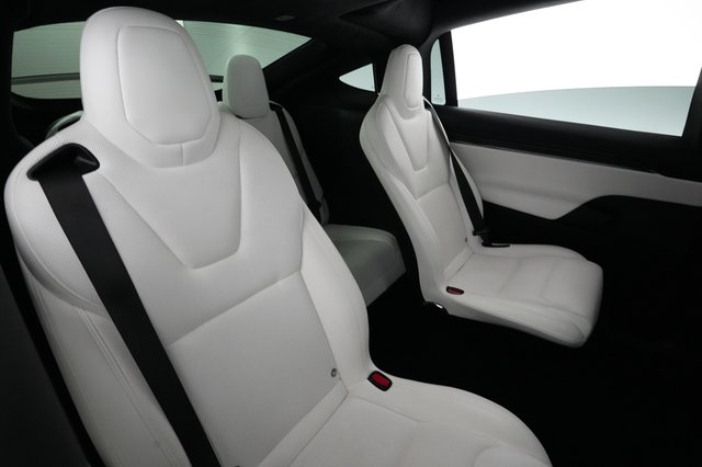 2026 Tesla Model X — photo 4 of 26
