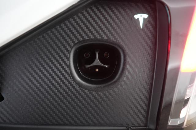 2026 Tesla Model X — photo 8 of 26