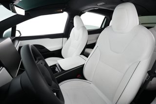 2026 Tesla Model X — photo 3 of 26