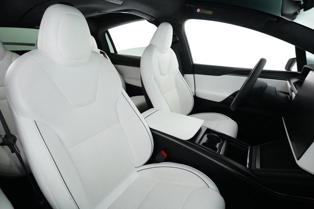2026 Tesla Model X — photo 18 of 26