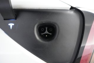 2022 Tesla Model 3 — photo 8 of 24