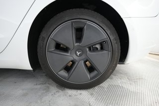 2022 Tesla Model 3 — photo 7 of 24