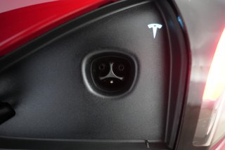 2022 Tesla Model S — photo 8 of 24