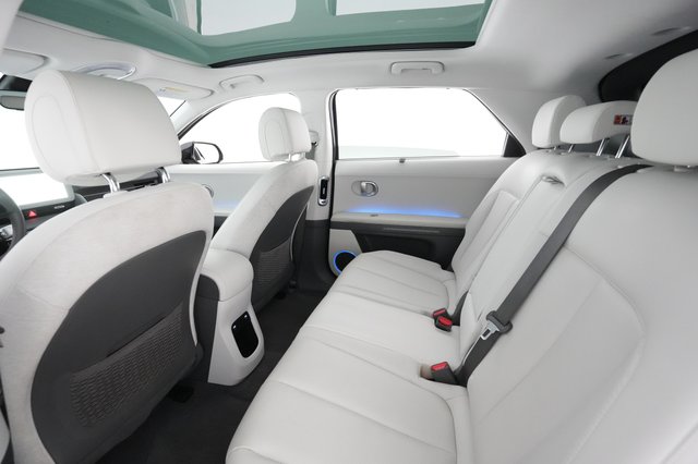 2023 Hyundai IONIQ 5 — photo 18 of 34