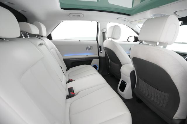 2023 Hyundai IONIQ 5 — photo 3 of 34