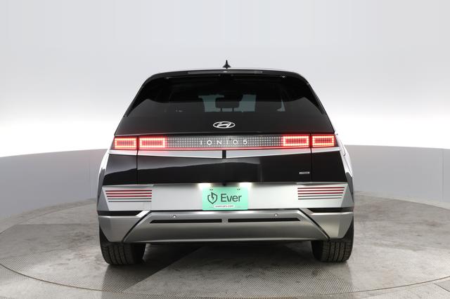 2023 Hyundai IONIQ 5 — photo 10 of 34