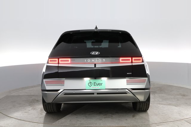 2023 Hyundai IONIQ 5 — photo 10 of 34