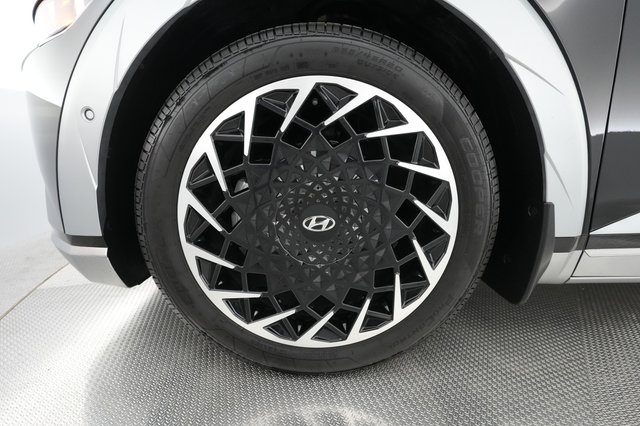 2023 Hyundai IONIQ 5 — photo 13 of 34
