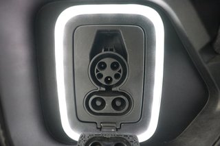 2023 Rivian R1S — photo 8 of 27