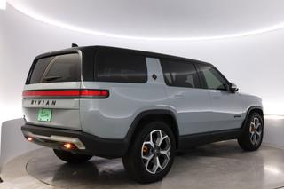 2023 Rivian R1S — photo 2 of 28