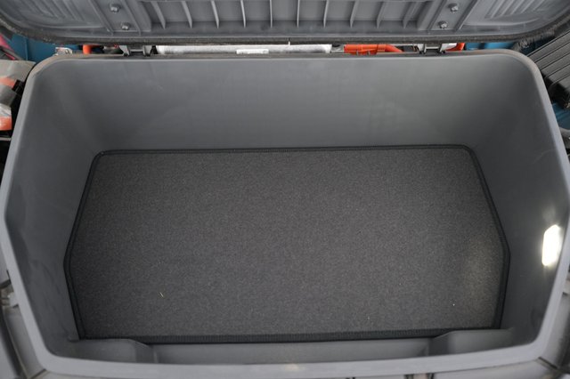 2019 Audi e-tron — photo 20 of 24