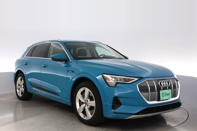 2019 Audi e-tron — photo 10 of 24