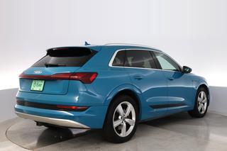 2019 Audi e-tron — photo 2 of 27