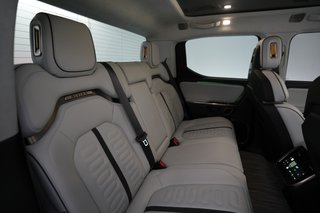 2023 Rivian R1T — photo 4 of 25