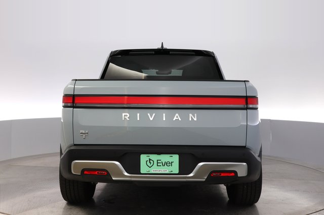 2023 Rivian R1T — photo 12 of 22