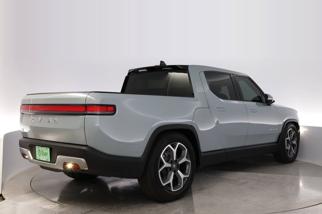 2023 Rivian R1T — photo 2 of 22