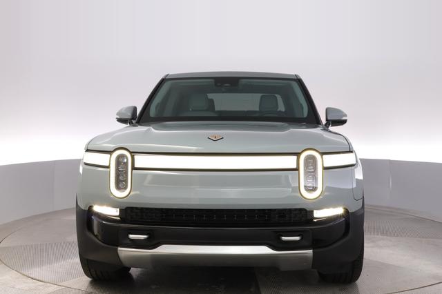 2023 Rivian R1T — photo 9 of 22
